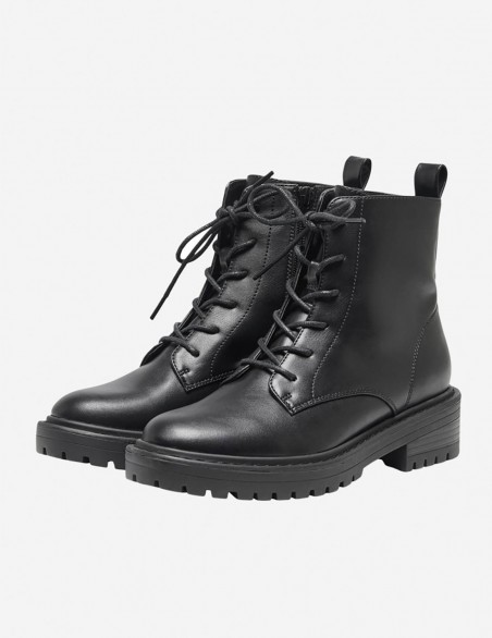 ONLY SCARPE  STIVALI...