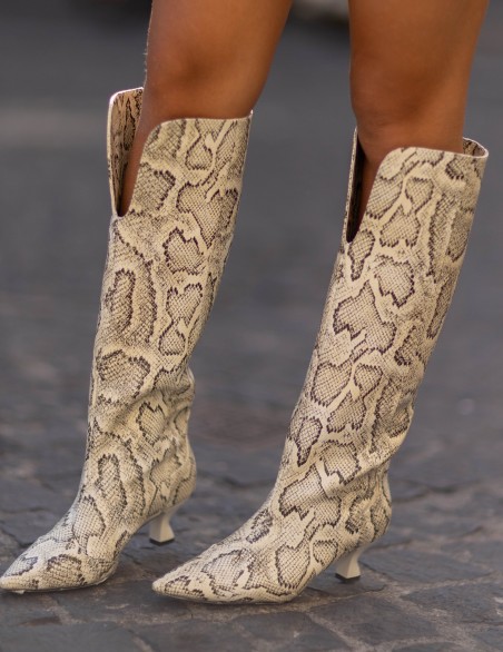 TWENTY FOUR HAITCH SCARPE...