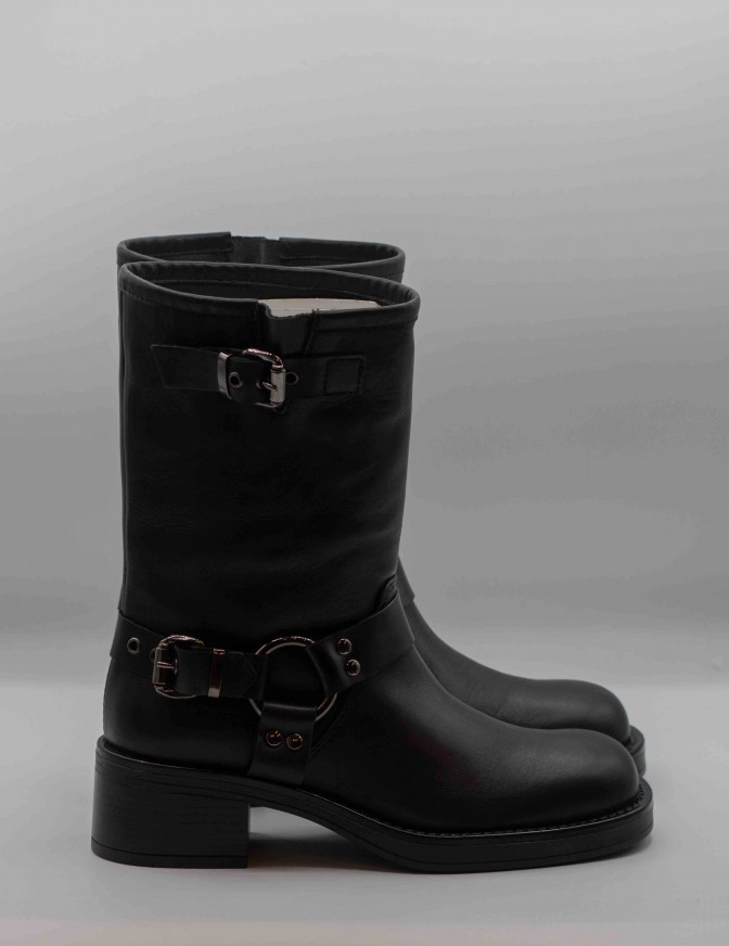 OVYÈ SCARPE  STIVALI...